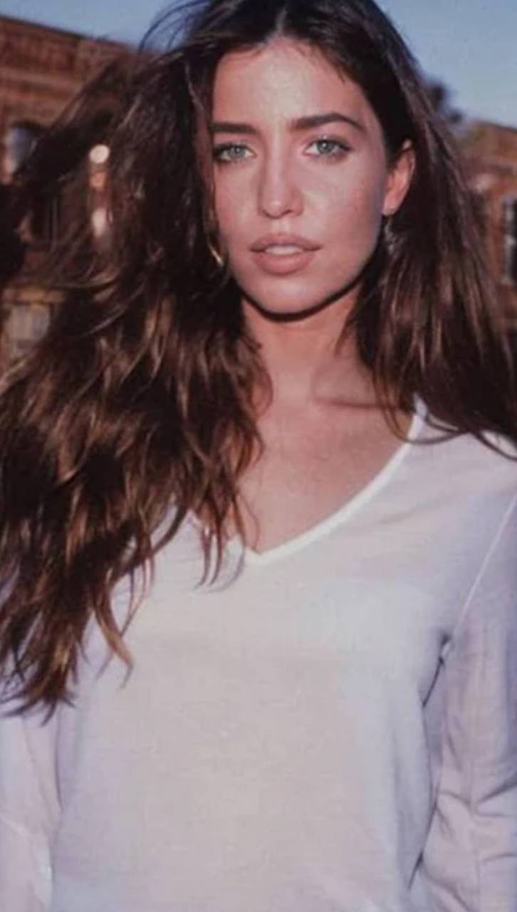 У стилі 90-х: українські зірки показали, якими їх бачить штучний інтелект (фото)